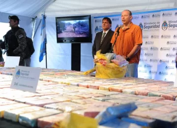 Detuvieron a dos gendarmes narco Detuvieron a dos gendarmes narco