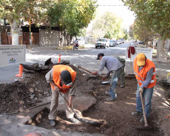 Pondrán semáforos inteligentes en un cruce complicado Pondrán semáforos inteligentes en un cruce complicado