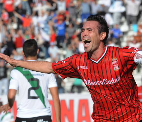 Huracán goleó 3-0 a Banfield y se ilusiona Huracán goleó 3-0 a Banfield y se ilusiona