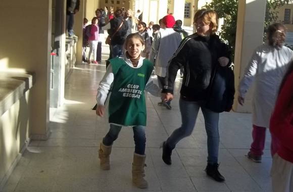 Jáchal: otra reacción insólita de padres deja a 200 niños sin clases Jáchal: otra reacción insólita de padres deja a 200 niños sin clases