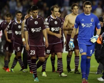 Lanús dejó todo en la altura de La Paz pero igual quedó eliminado Lanús dejó todo en la altura de La Paz pero igual quedó eliminado