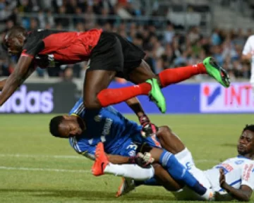 Un choque demasiado caro para Mandanda Un choque demasiado caro para Mandanda