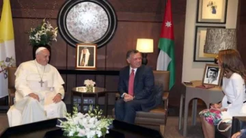 Ante el rey de Jordania, el Papa pidió una solución para el conflicto en Siria Ante el rey de Jordania, el Papa pidió una solución para el conflicto en Siria