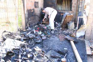 Perdió media casa por un cortocircuito Perdió media casa por un cortocircuito