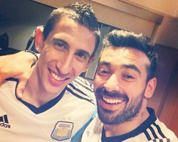 CFK y Macri se sumaron a la onda selfie en la inauguración de las oficinas de Facebook CFK y Macri se sumaron a la onda selfie en la inauguración de las oficinas de Facebook