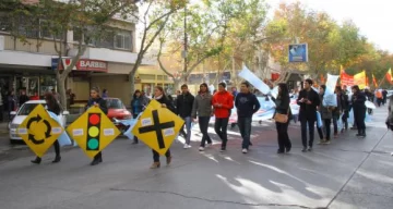 Hasta la muerte marchó a favor de la seguridad vial Hasta la muerte marchó a favor de la seguridad vial