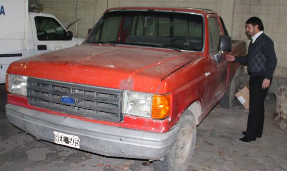Recuperan una camioneta robada Recuperan una camioneta robada
