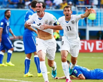 Uruguay clasificó a pura garra Uruguay clasificó a pura garra