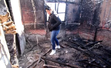 Una joven perdió su casa por un incendio Una joven perdió su casa por un incendio