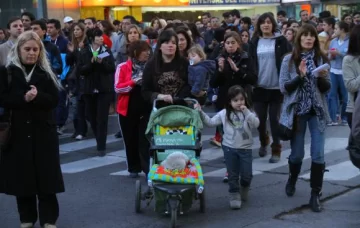 Marcha con padres y la familia “presente” Marcha con padres y la familia “presente”