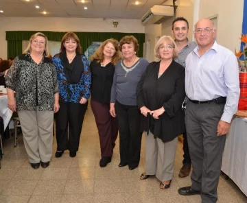 Tarde de encuentro con té y juegos Tarde de encuentro con té y juegos