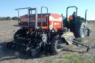 Llegó una sembradora nueva a la E. Agrotécnica de Valle Fértil Llegó una sembradora nueva a la E. Agrotécnica de Valle Fértil