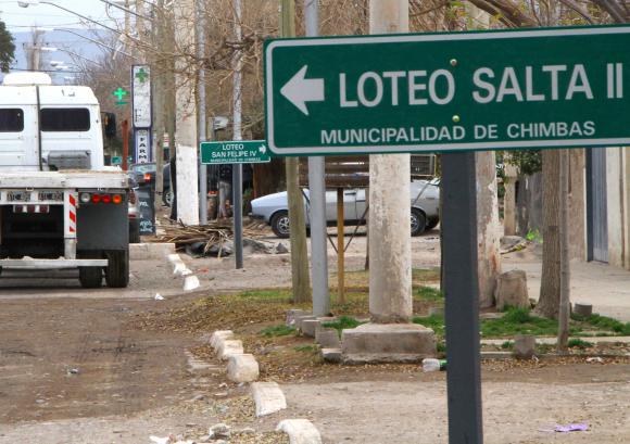 Chimbas: en 13 cuadras, ya señalizaron 15 barrios y villas Chimbas: en 13 cuadras, ya señalizaron 15 barrios y villas