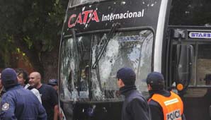 Godoy Cruz se bajó de un amistoso tras ser atacado a piedrazos Godoy Cruz se bajó de un amistoso tras ser atacado a piedrazos