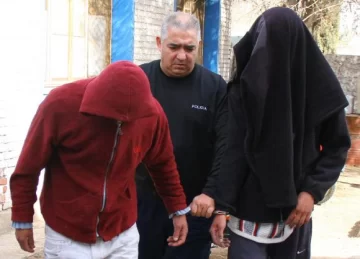 ¿Chica de 16 años integra una banda de asaltantes? ¿Chica de 16 años integra una banda de asaltantes?