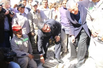 En mamelucos, ayudaron con la piedra basal En mamelucos, ayudaron con la piedra basal