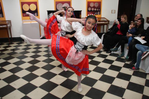 Una tarde con danza música y juguetes Una tarde con danza música y juguetes