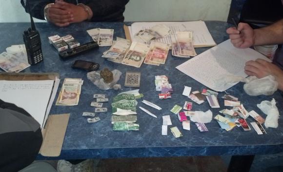 Caen 2 con cocaína y marihuana Caen 2 con cocaína y marihuana