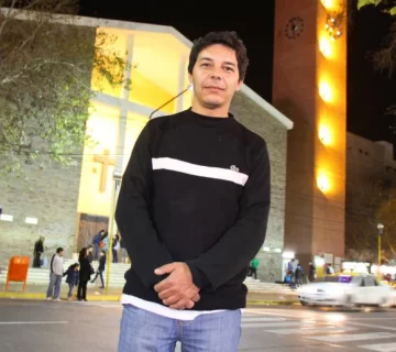 Farías, el joven que armó la historia de su padre asesinado Farías, el joven que armó la historia de su padre asesinado