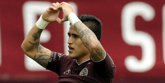 Dos zapatazos de Ayala le dieron la victoria Dos zapatazos de Ayala le dieron la victoria