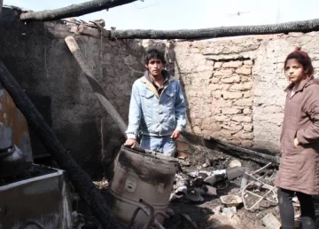 Una humilde familia sin nada por el fuego Una humilde familia sin nada por el fuego