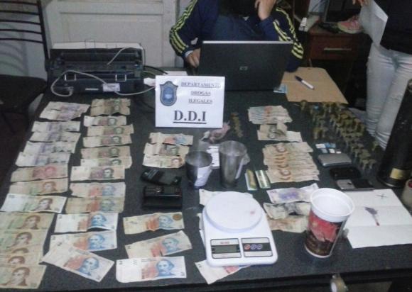 Drogas: caen 3 supuestos vendedores Drogas: caen 3 supuestos vendedores