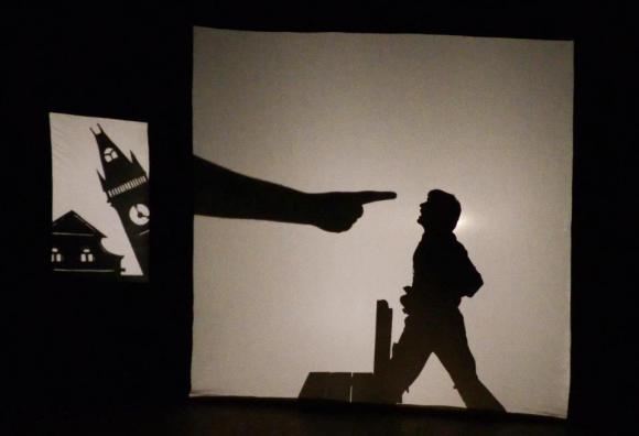 Sombras ¿nada más? Sombras ¿nada más?