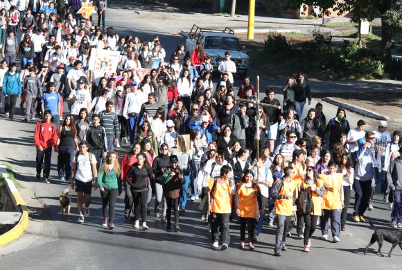 Entusiasmo joven por la paz Entusiasmo joven por la paz