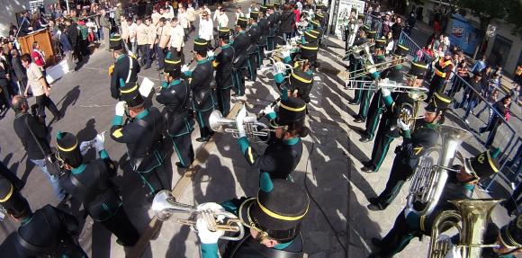 Papás, un desfile paralelo Papás, un desfile paralelo