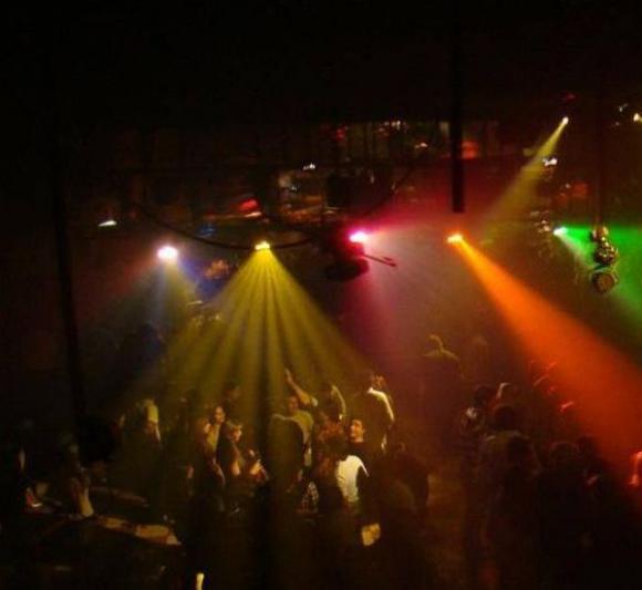 Parada 80 celebra cinco años Parada 80 celebra cinco años