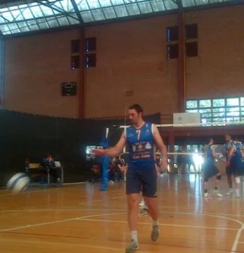 Richet sigue solo Richet sigue solo