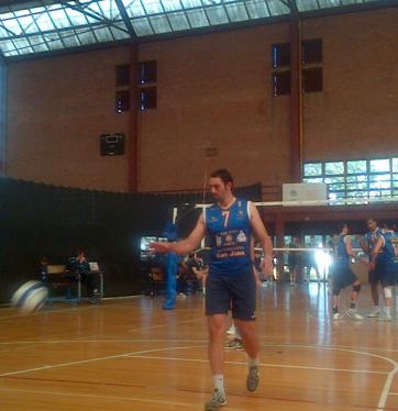 Richet sigue solo Richet sigue solo