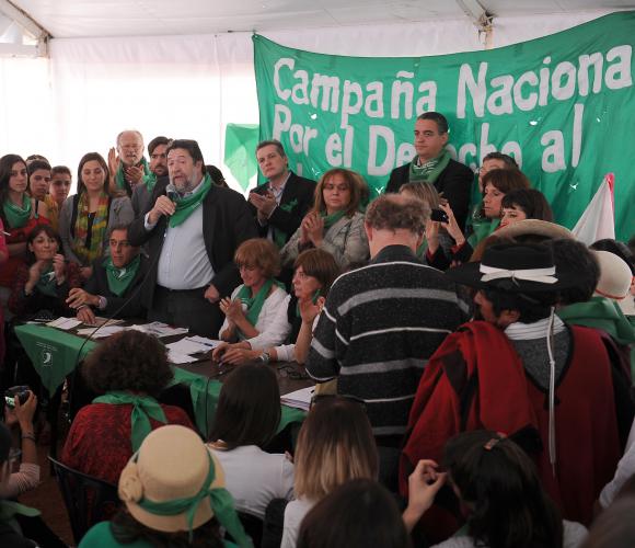 Compromiso clave por la despenalización del aborto Compromiso clave por la despenalización del aborto