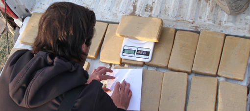 Por un llamado anónimo y tras una persecución, logran secuestrar 15,8 kilos de droga en Caucete Por un llamado anónimo y tras una persecución, logran secuestrar 15,8 kilos de droga en Caucete