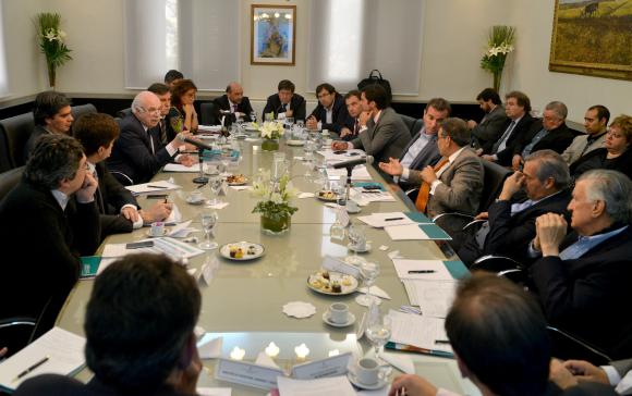 Inédita cumbre oficial por la crisis vitivinícola Inédita cumbre oficial por la crisis vitivinícola