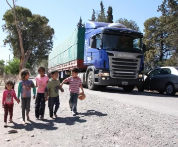 Villa Cariño: vecinos piden reductores de velocidad Villa Cariño: vecinos piden reductores de velocidad