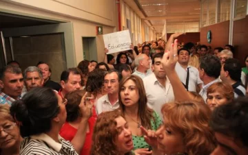 Al menos seis gremios ya piden un plus de fin de año Al menos seis gremios ya piden un plus de fin de año