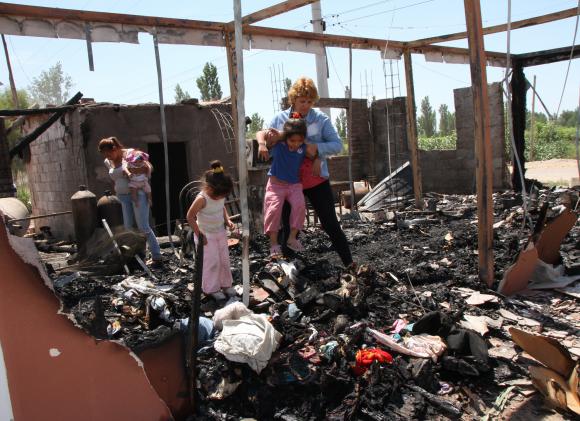 Sin casa por el agua, se les quemó el módulo donde vivían Sin casa por el agua, se les quemó el módulo donde vivían
