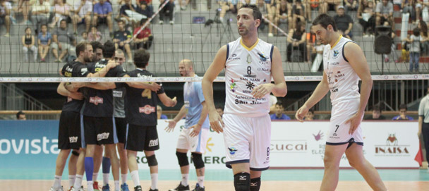 UPCN, en un tobogán en el clásico UPCN, en un tobogán en el clásico