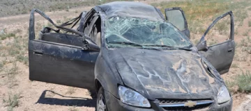 Susto en Ruta 40: se les reventó una rueda y volcaron, solo sufrieron heridas leves Susto en Ruta 40: se les reventó una rueda y volcaron, solo sufrieron heridas leves