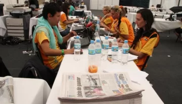 Un cafecito con el diario Un cafecito con el diario