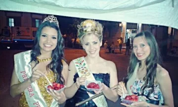 La Reina del Sol llevó su belleza hasta la Fiesta de la Frutilla La Reina del Sol llevó su belleza hasta la Fiesta de la Frutilla