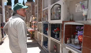 Pocito: robo y daño en un cementerio Pocito: robo y daño en un cementerio