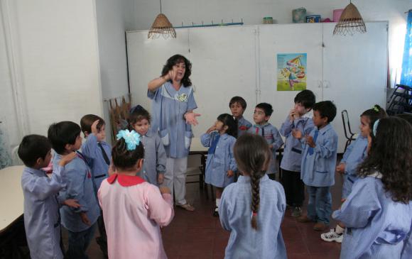 Los jardines maternales, bajo el control del Ministerio de Educación Los jardines maternales, bajo el control del Ministerio de Educación