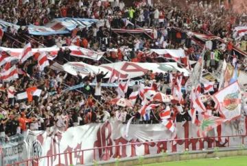 Pedido para que no entren los barras Pedido para que no entren los barras