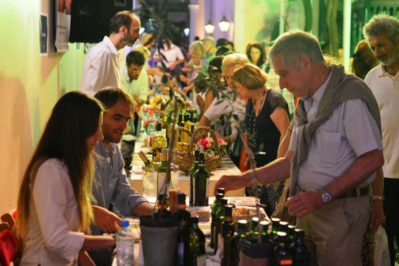 El pintor de la vieja guardia local El pintor de la vieja guardia local