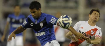 River conservó el invicto, pero ahora la brecha con Lanús se achicó River conservó el invicto, pero ahora la brecha con Lanús se achicó