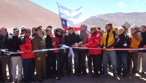 Abrieron el Paso de Agua Negra y más de 50 vehículos ya decidieron usarlo Abrieron el Paso de Agua Negra y más de 50 vehículos ya decidieron usarlo