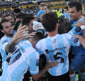 Racing ganó y está ahí Racing ganó y está ahí