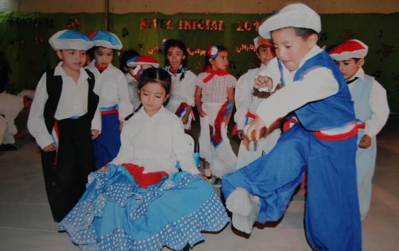 Festejos, entre inventos y bailes Festejos, entre inventos y bailes